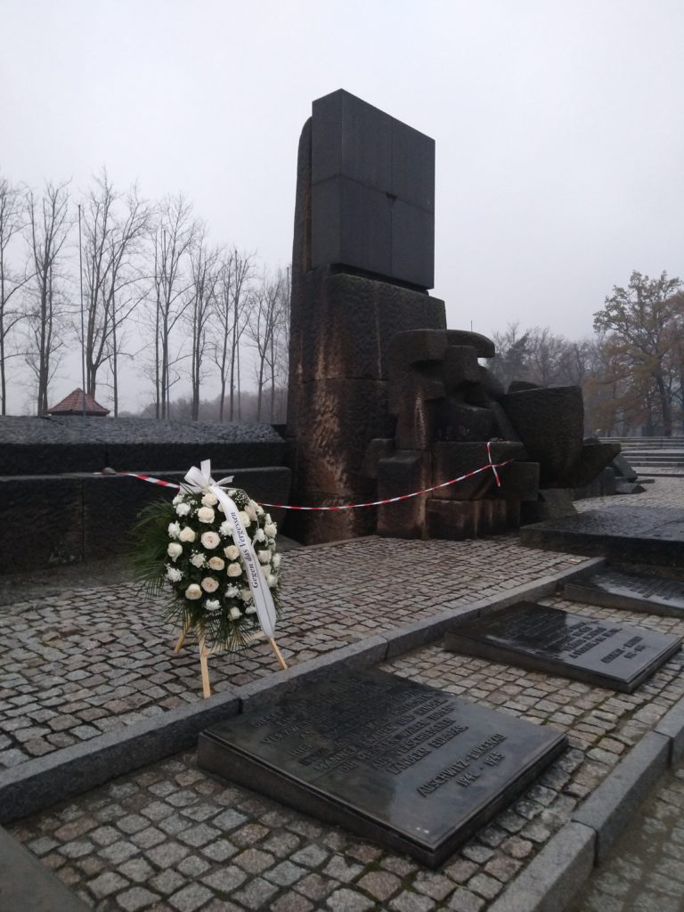 Memorial to the dead - Auschwitz 